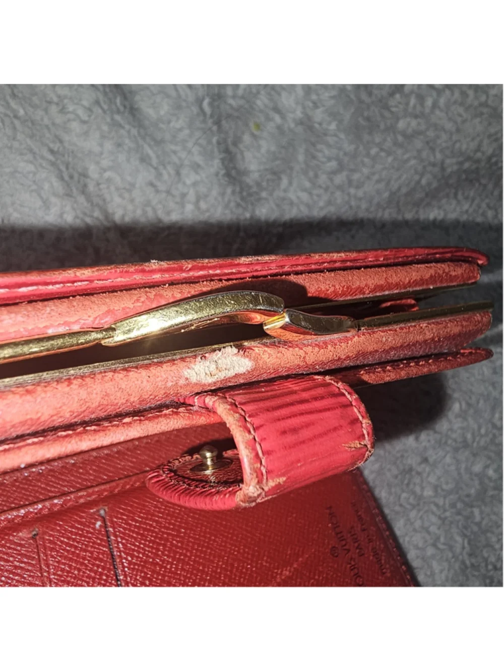 Louis Vuitton Epi Leather Wallet Kisslock Red Gold